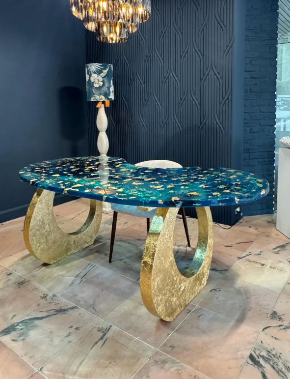 Bespoke Dining Table | Transparant Blue | Galaxy