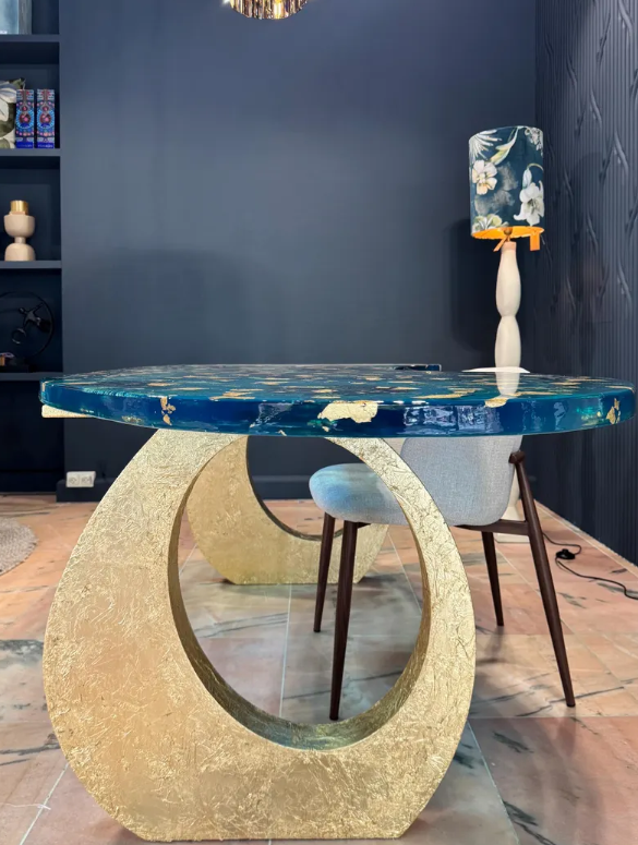 Bespoke Dining Table | Transparant Blue | Galaxy