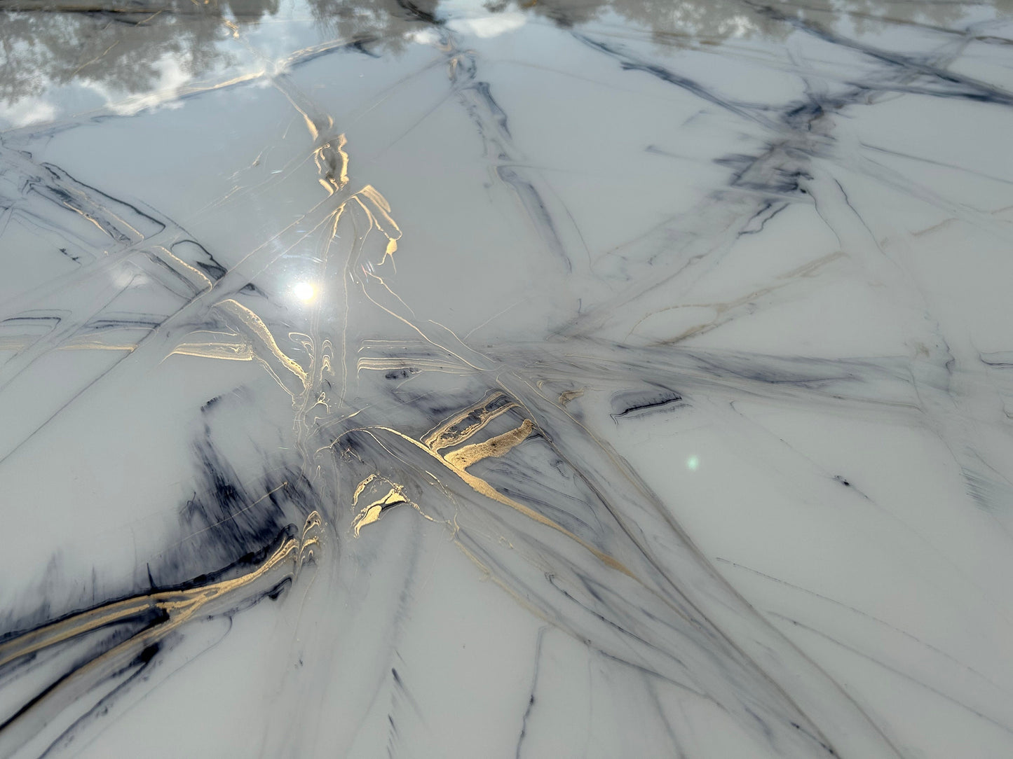 Round Table | Blue and Gold Marble Design